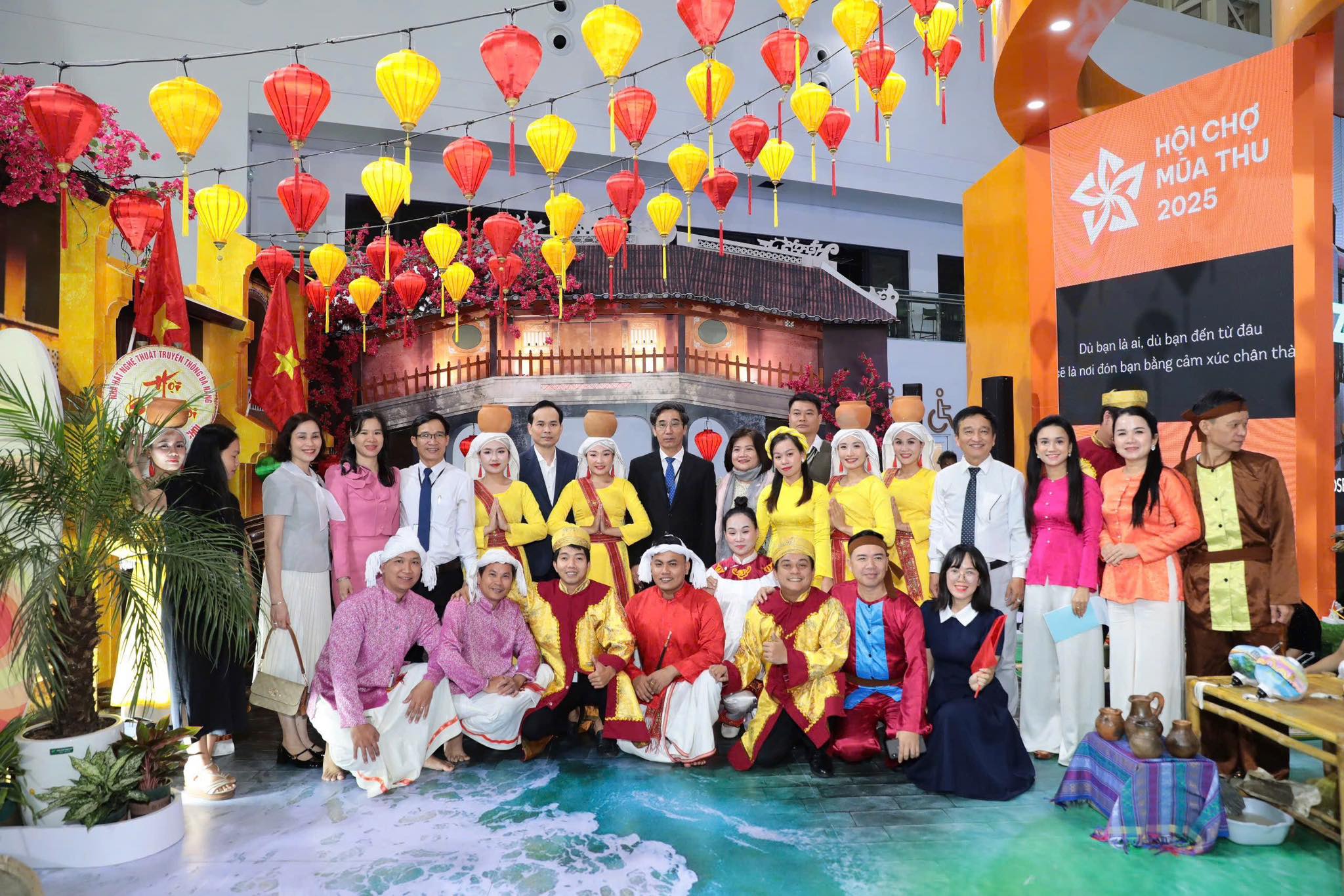 Nhà hát Nghệ thuật truyền thống Đà Nẵng tham gia Hội chợ Mùa Thu 2025